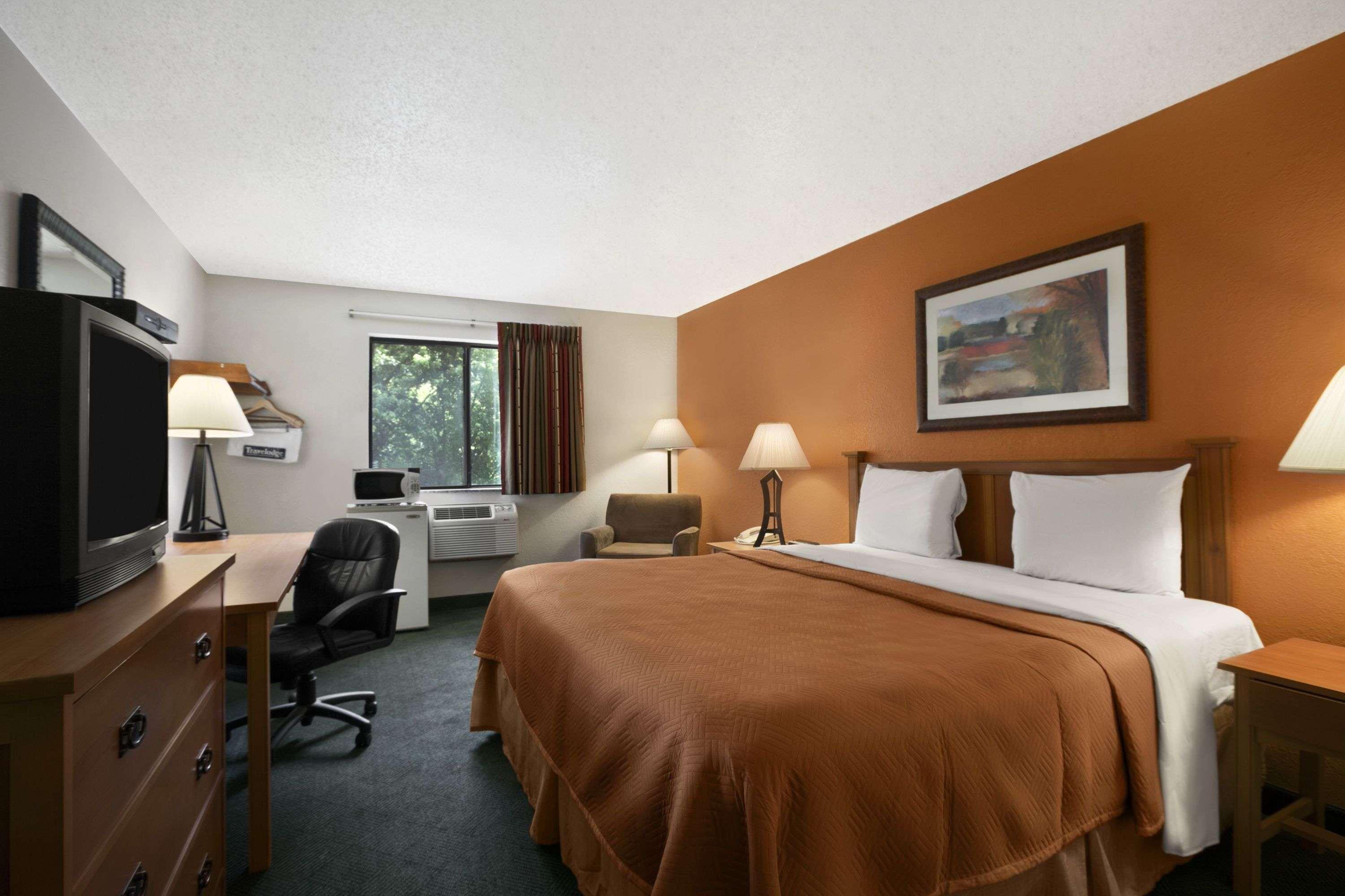 Travelodge by Wyndham Muskegon Eksteriør billede