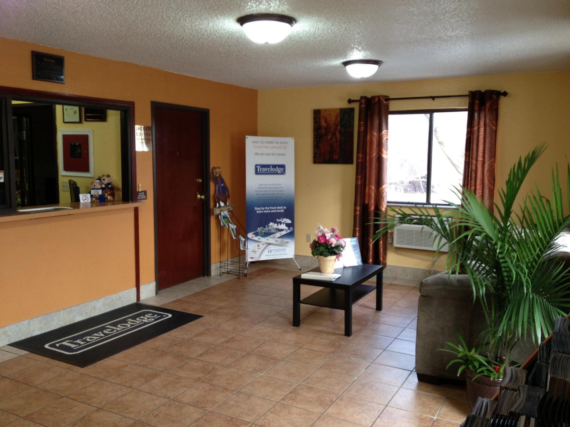 Travelodge by Wyndham Muskegon Eksteriør billede