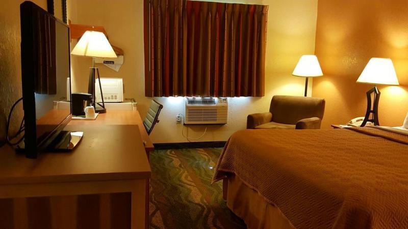 Travelodge by Wyndham Muskegon Eksteriør billede